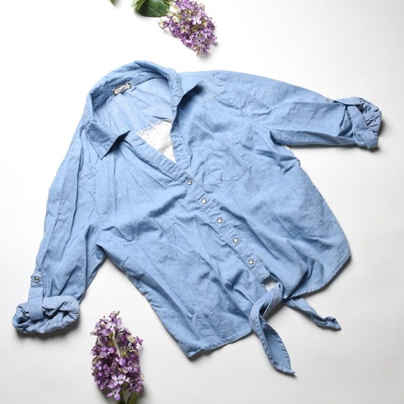 Eyeshadow Tops - ⭐3xHP⭐EYESHADOW Light Blue Button Shirt Lace - L